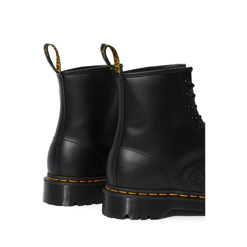 รุ่น 1460 Bex รองเท้าบู๊ต รูร้อยเชือก 8 แถว Unisex สีดำ
