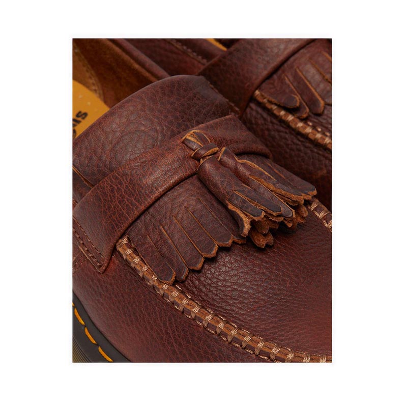 รุ่น Adrian YS รองเท้าโลฟเฟอร์ติดพู่ Tassel Unisex สี Light Brown